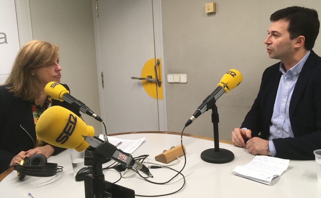 Entrevista al líder socialista en HORA 14 Galicia. Entrevista al líder socialista en HORA 14 Galicia.