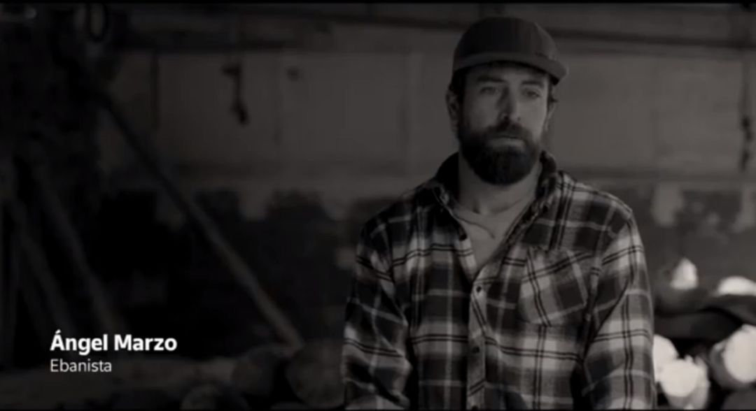 Captura del vídeo de la campaña de Correos #YoMeQuedo Captura del vídeo de la campaña de Correos #YoMeQuedo