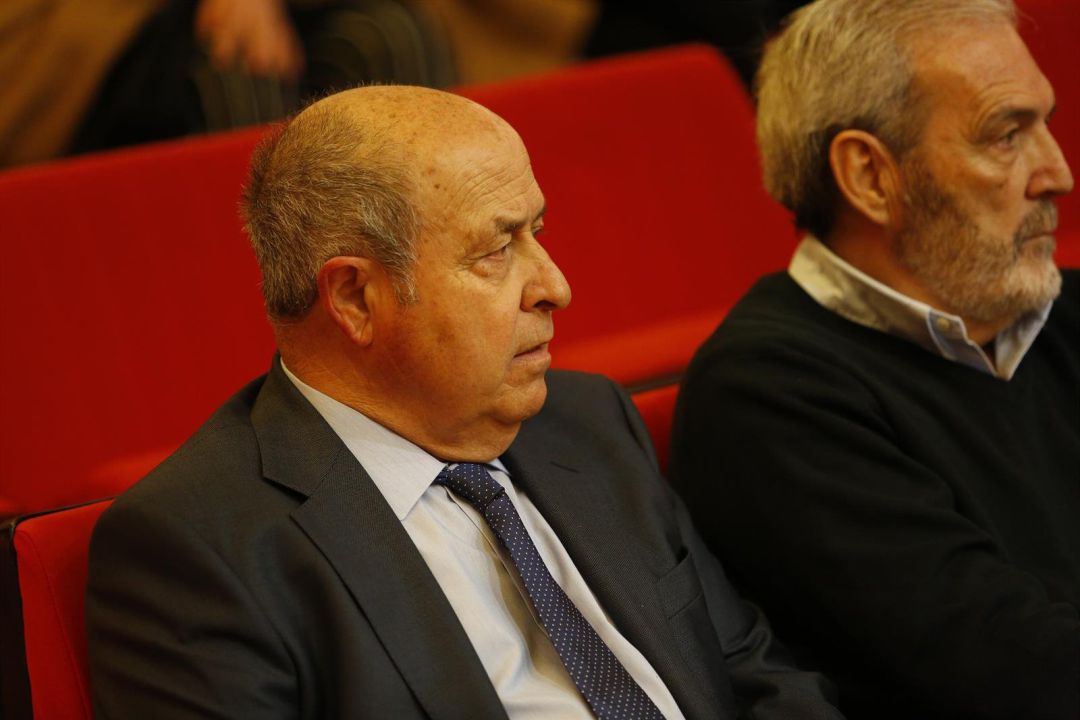 José Torres Hurtado, en el banquillo por el caso Serrallo, junto a Manuel Lorente, otro de los acusados José Torres Hurtado, en el banquillo por el caso Serrallo, junto a Manuel Lorente, otro de los acusados