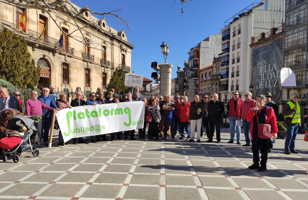 Concentración de los pensionistas en la plaza de San Francisco. Concentración de los pensionistas en la plaza de San Francisco.
