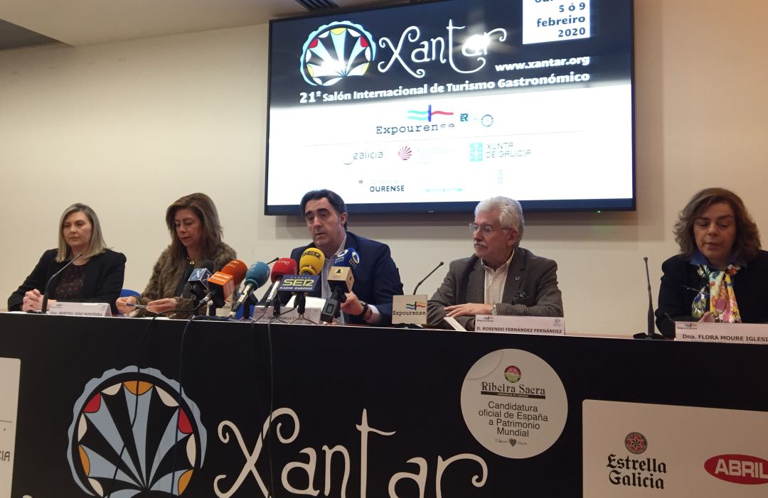 De izquierda a derecha: Enma González, Marisol Díaz Mouteira, Jorge Pumar, Rosendo Fernández y Flora Moure De izquierda a derecha: Enma González, Marisol Díaz Mouteira, Jorge Pumar, Rosendo Fernández y Flora Moure
