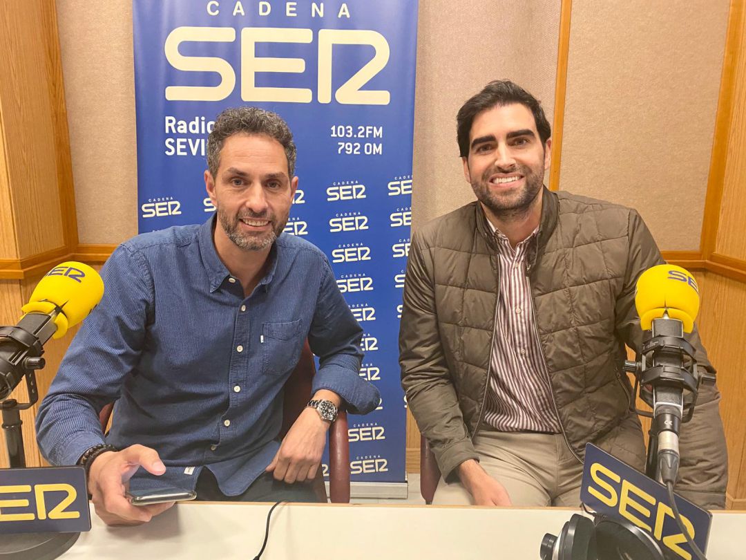 Los doctores Rafael León y Manuel Narbona, en el estudio del Hoy por Hoy Sevilla Los doctores Rafael León y Manuel Narbona, en el estudio del Hoy por Hoy Sevilla