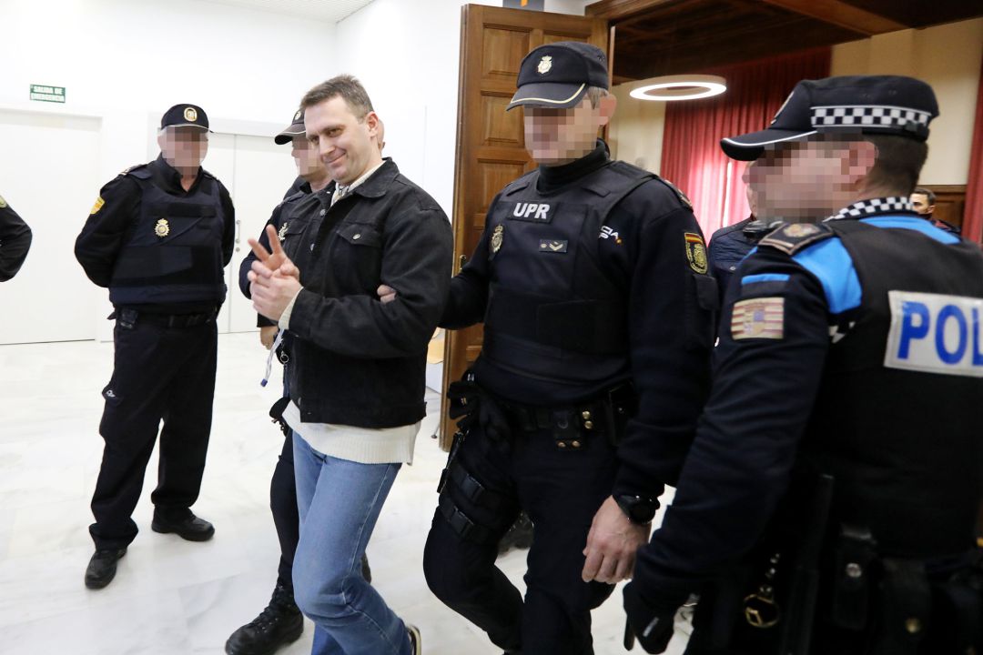 Norbert Feher, alias 'Igor el ruso', a su salida de los juzgados de Teruel, el 28 de enero de 2020
Norbert Feher, alias 'Igor el ruso', a su salida de los juzgados de Teruel, el 28 de enero de 2020
