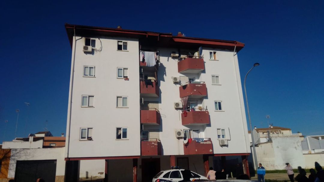 Bloque de viviendas en el número 27 de la Avenida Santo Reino, de Andújar Bloque de viviendas en el número 27 de la Avenida Santo Reino, de Andújar