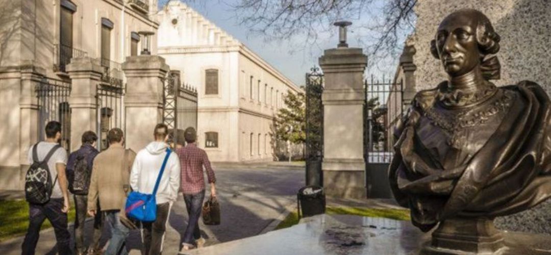CCOO pide que los 'falsos becarios' sean readmitidos como trabajadores CCOO pide que los 'falsos becarios' sean readmitidos como trabajadores