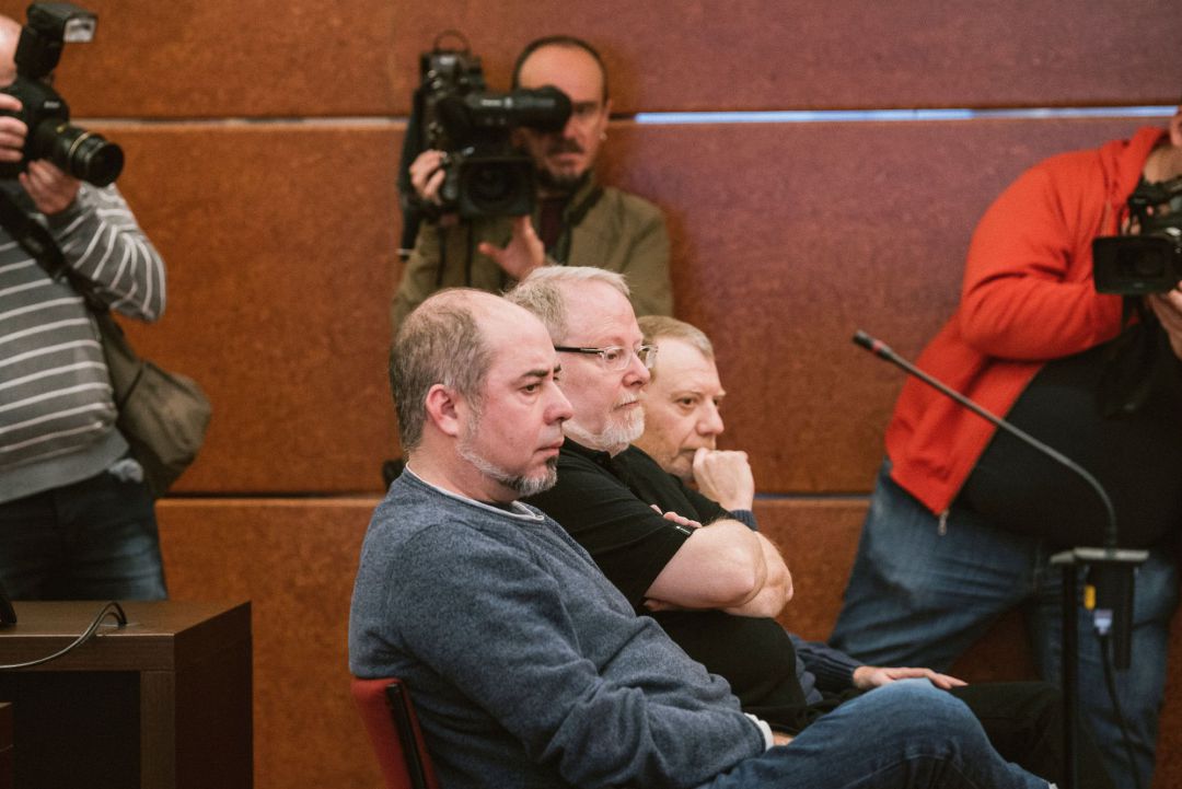 El exdirector del área arqueológica, Eliseo Gil, junto a los otro dos acusados, Ruben Cerdan y Oscar Escribano El exdirector del área arqueológica, Eliseo Gil, junto a los otro dos acusados, Ruben Cerdan y Oscar Escribano
