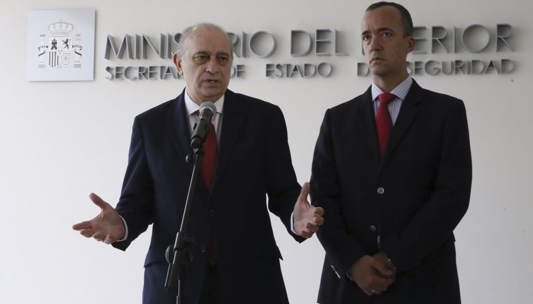 El exministro del Interior del Gobierno del PP Jorge Fernández Díaz, junto al exsecretario de Estado de Seguridad Francisco Martínez, en una foto de archivo. El exministro del Interior del Gobierno del PP Jorge Fernández Díaz, junto al exsecretario de Estado de Seguridad Francisco Martínez, en una foto de archivo.