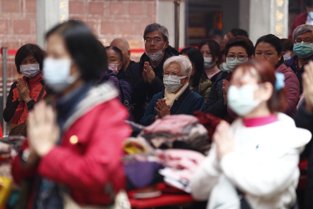 Hong Kong confirma su primera muerte por el nuevo coronavirus. Hong Kong confirma su primera muerte por el nuevo coronavirus.