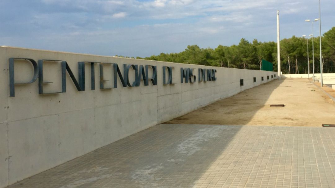 El informe del Comité para la Prevención de la Tortura pide a la Generalitat más decisión para atajar malos tratos en sus cárceles y comisarías. El informe del Comité para la Prevención de la Tortura pide a la Generalitat más decisión para atajar malos tratos en sus cárceles y comisarías.