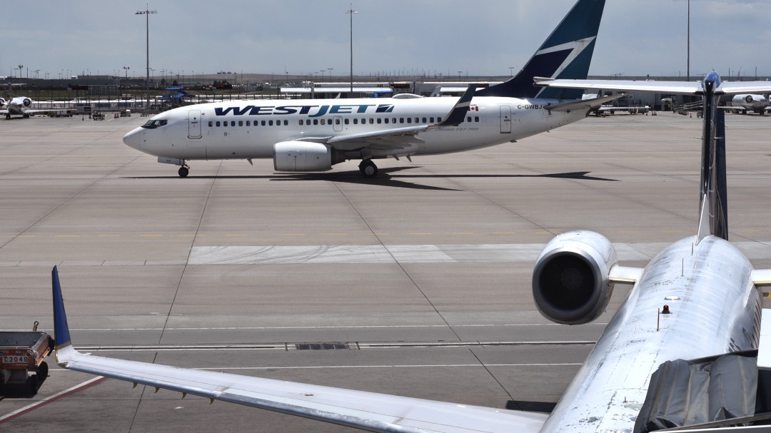 Un pasajero de un vuelo miente afirmando que tiene coronavirus y hace que el avión regrese al aeropuerto