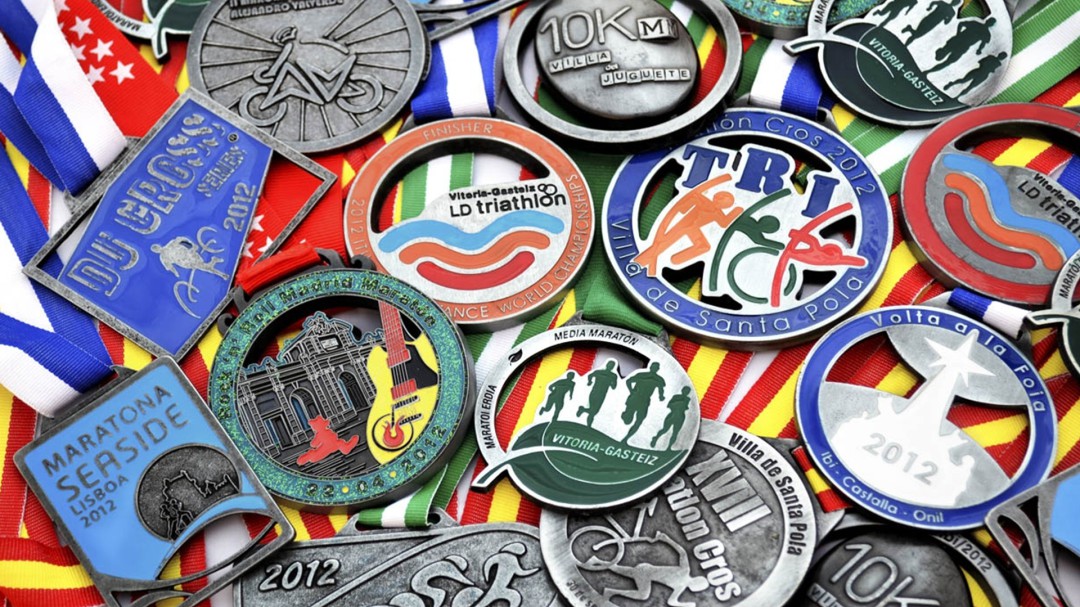 La Media de Orihuela y un millón de medallas fabricadas en Ibi