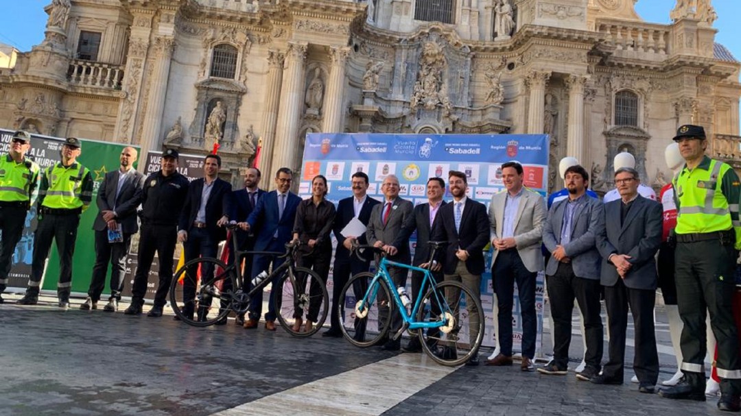 Cartel de lujo para celebrar los 40 años de la Vuelta Ciclista a Murcia