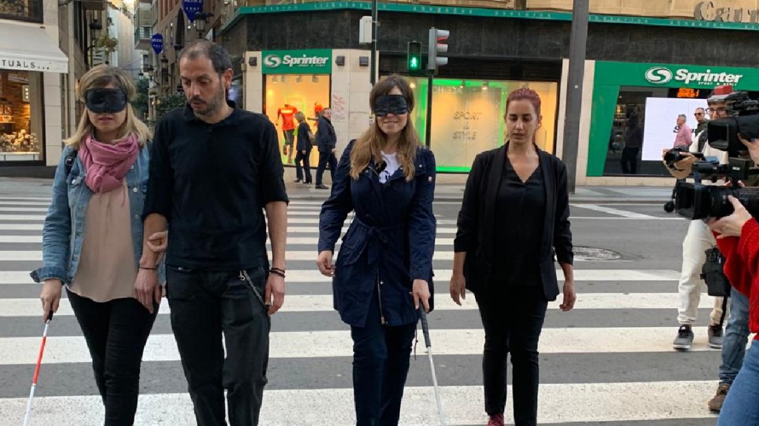 Murcia aumentará el número de zonas con dispositivos 'pasblue', que permiten sonorizar los semáforos