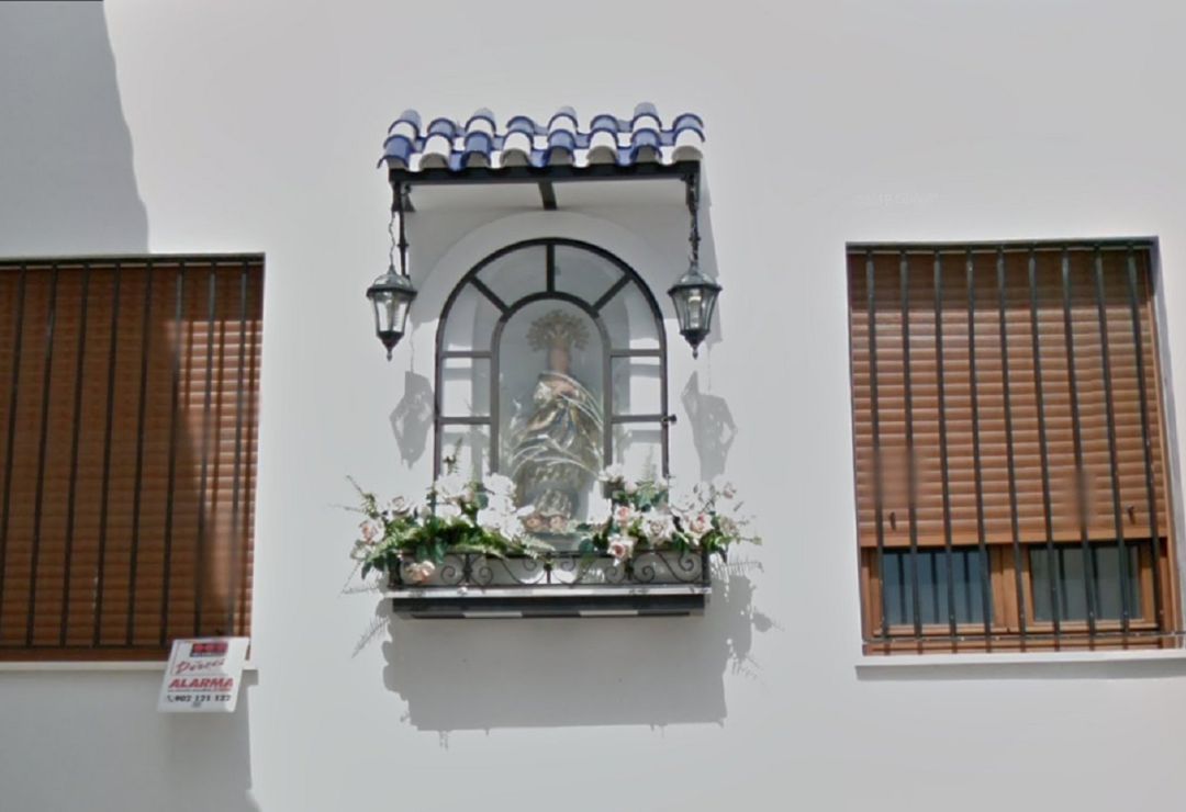 Imagen de la Inmaculada que ha sido sustraída de su hornacina en la localidad de Osuna Imagen de la Inmaculada que ha sido sustraída de su hornacina en la localidad de Osuna