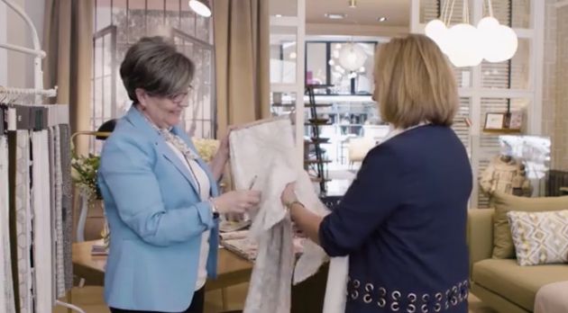 Gema en su tienda de muebles y decoración en Aranda de Duero Gema en su tienda de muebles y decoración en Aranda de Duero