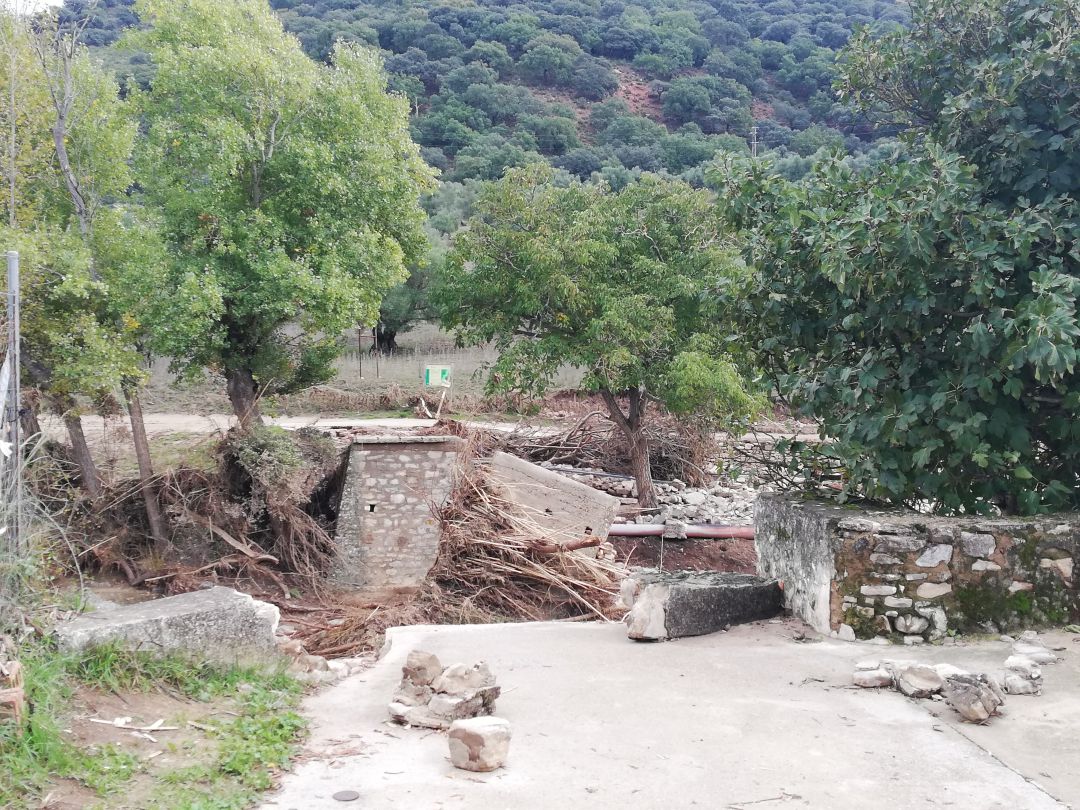 Estado del puente en noviembre de 2018 a consecuencia de la crecida del río Guadiaro en esta zona del término municipal de Benaoján Estado del puente en noviembre de 2018 a consecuencia de la crecida del río Guadiaro en esta zona del término municipal de Benaoján