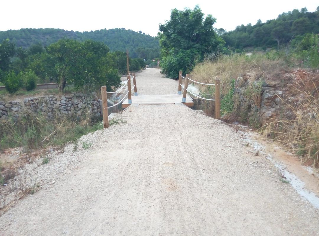 Tramo habilitado de la vía verde entre Simat de la Valldigna y Carcaixent Tramo habilitado de la vía verde entre Simat de la Valldigna y Carcaixent