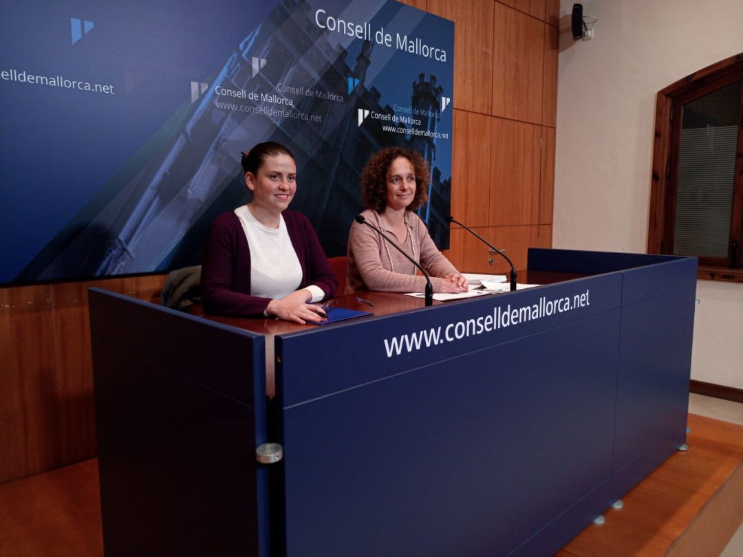 La consellera insual de Sostenibilidad, Aurora Ribot, y la directora general de Residuos, Patricia Arbona. La consellera insual de Sostenibilidad, Aurora Ribot, y la directora general de Residuos, Patricia Arbona.