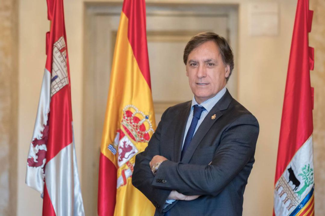 Carlos García Carbayo. Carlos García Carbayo.