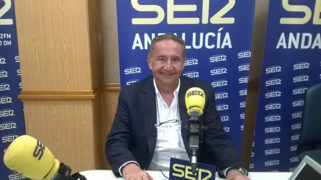 Se ha presentado su libro 'José Luis Manzanares, humanista y visionario' Se ha presentado su libro 'José Luis Manzanares, humanista y visionario'