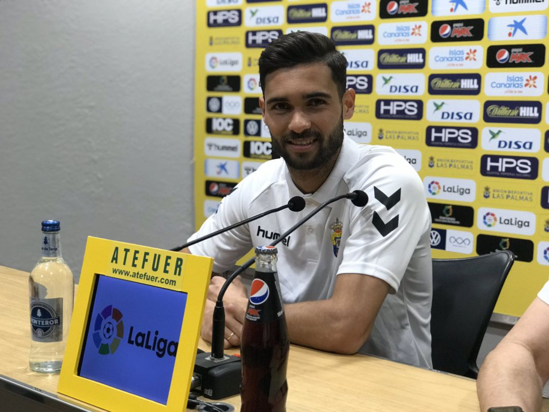 Benito vuelve al once después de su partido de sanción. Benito vuelve al once después de su partido de sanción.
