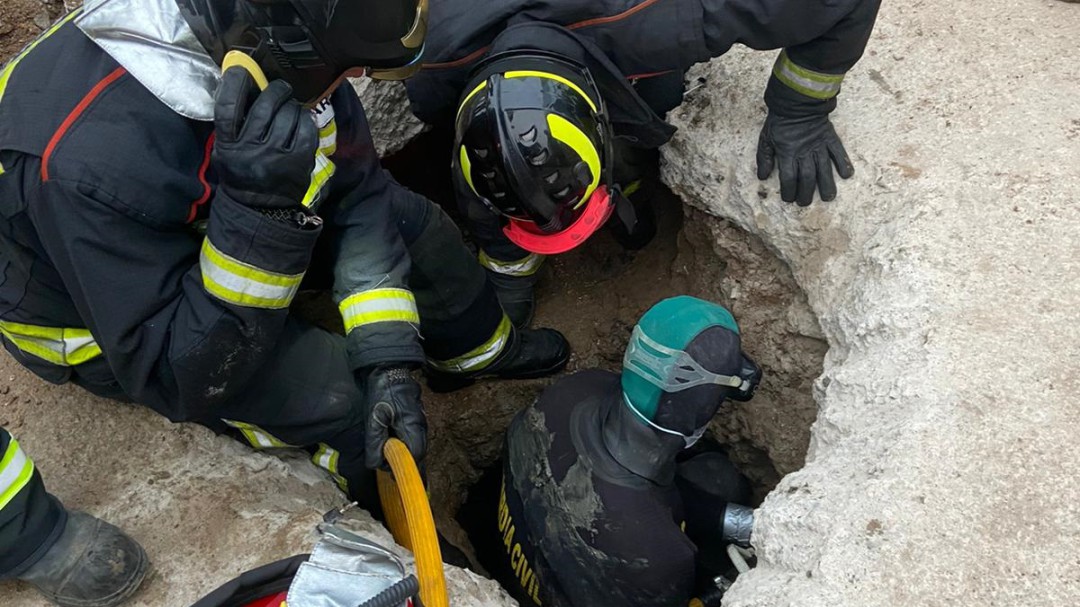 Desaparece un hombre en un canal de aguas fecales tras saltar la valla de Melilla