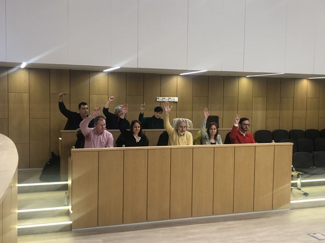 La moción se ha aprobado gracias al apoyo de los concejales del PSOE La moción se ha aprobado gracias al apoyo de los concejales del PSOE