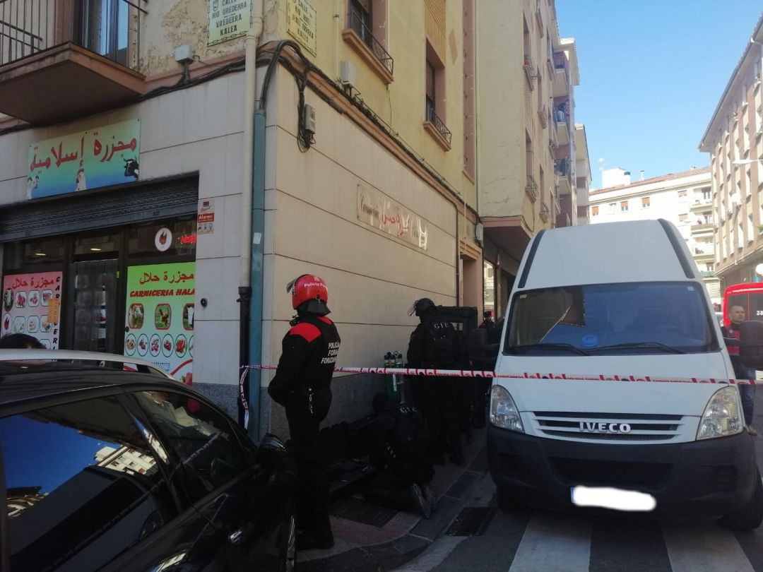 Detenida la persona que se había atrincherado en Pamplona tras una operación antidroga Detenida la persona que se había atrincherado en Pamplona tras una operación antidroga