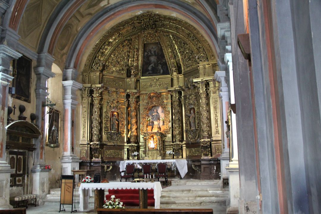 Interior de la iglesia de la Cuesta de Cuéllar Interior de la iglesia de la Cuesta de Cuéllar