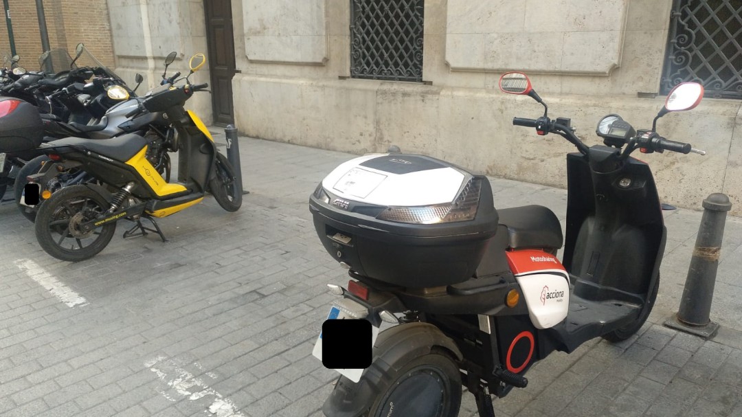 Grezzi reconoce que las motos eléctricas de sharing no pagan ninguna tasa