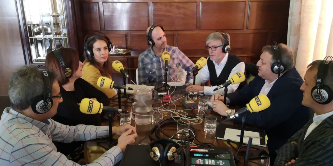 Emisión de Plaza Pública, en Hoy por Hoy Zaragoza, desde el Ayuntamiento de la capital aragonesa Emisión de Plaza Pública, en Hoy por Hoy Zaragoza, desde el Ayuntamiento de la capital aragonesa