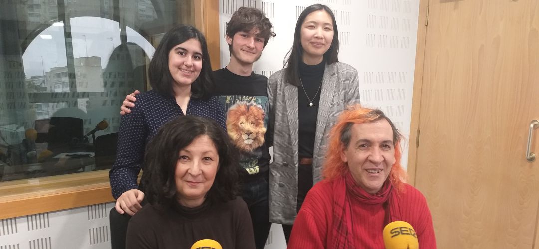 Profesores y alumnos del IES Matías Bravo de Valdemoro han hablado en SER Madrid sur sobre el Bachillerato Internacional Profesores y alumnos del IES Matías Bravo de Valdemoro han hablado en SER Madrid sur sobre el Bachillerato Internacional