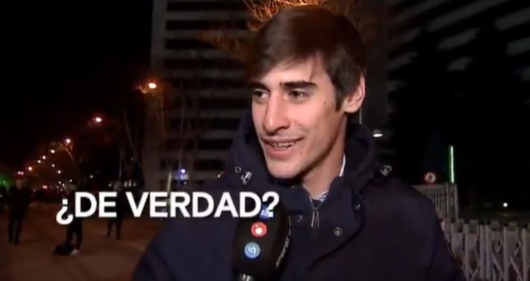 El aficionado del Real Madrid que no sabía que se jugaba a un partido. El aficionado del Real Madrid que no sabía que se jugaba a un partido.