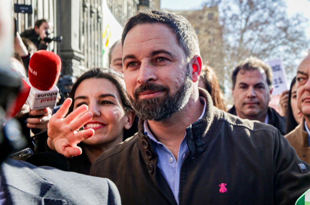 El presidente de VOX, Santiago Abascal y la portavoz de VOX en la Asamblea de Madrid, Rocío Monasterio, asisten a la manifestación de agricultores y ganaderos convocada por las organizaciones, COAG, Asaja y UPA, frente al Ministerio de Agricultura de Madrid (España), a 5 de febrero de 2020.
El presidente de VOX, Santiago Abascal y la portavoz de VOX en la Asamblea de Madrid, Rocío Monasterio, asisten a la manifestación de agricultores y ganaderos convocada por las organizaciones, COAG, Asaja y UPA, frente al Ministerio de Agricultura de Madrid (España), a 5 de febrero de 2020.