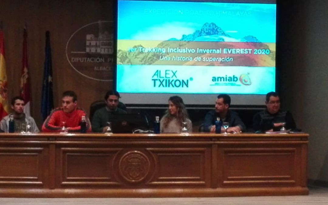 Rueda de prensa de los miembros de Amiab que han realizado el reto del Everest Rueda de prensa de los miembros de Amiab que han realizado el reto del Everest
