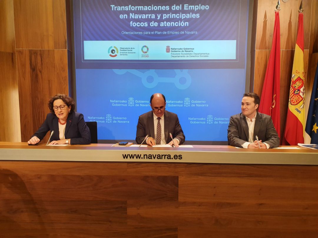 El diagnóstico, elaborado por el Observatorio de la Realidad Social del Gobierno de Navarra, ha sido presentado este viernes en rueda de prensa por la consejera de Derechos Sociales, María Carmen Maeztu, el consejero de Desarrollo Económico y Empresarial, Manu Ayerdi, y el director general del propio Observatorio, Luis Campos El diagnóstico, elaborado por el Observatorio de la Realidad Social del Gobierno de Navarra, ha sido presentado este viernes en rueda de prensa por la consejera de Derechos Sociales, María Carmen Maeztu, el consejero de Desarrollo Económico y Empresarial, Manu Ayerdi, y el director general del propio Observatorio, Luis Campos