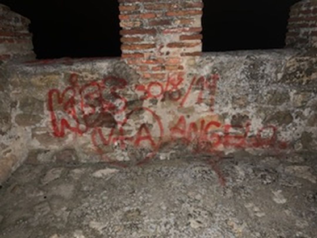 Un menor de 13 años denunciado a la Policía Nacional por pintadas en el Arco de San Cebrián Un menor de 13 años denunciado a la Policía Nacional por pintadas en el Arco de San Cebrián
