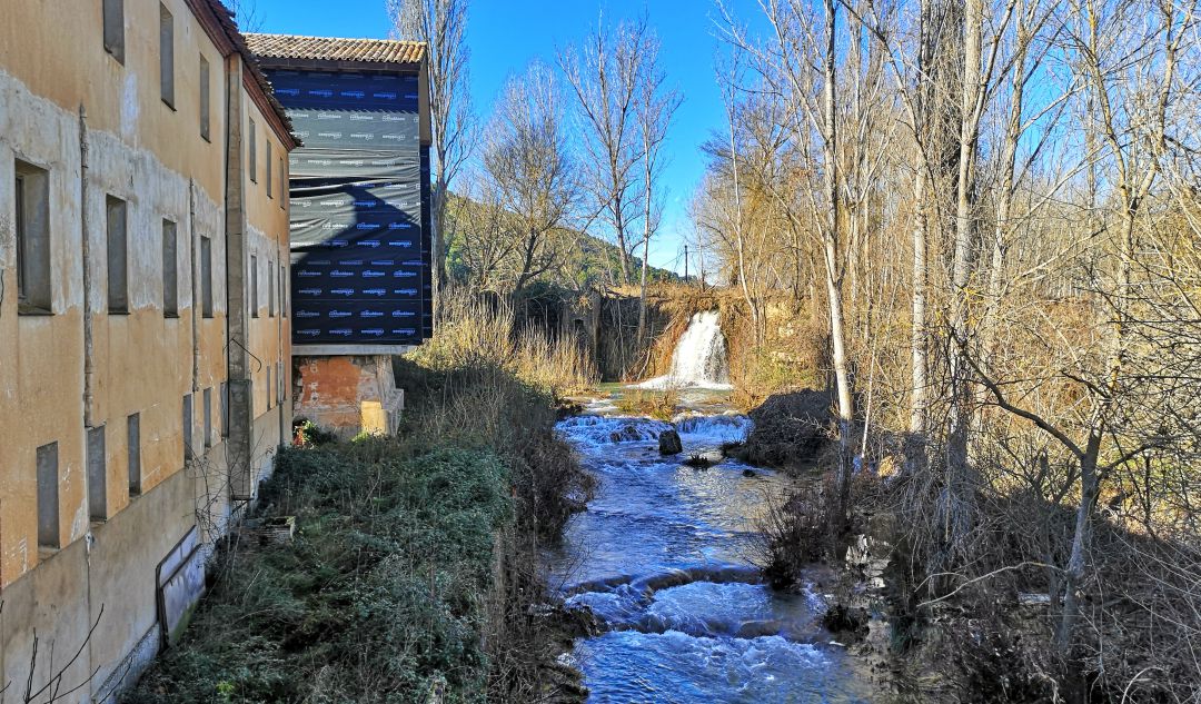 Río Guadazaón a su paso por el balneario de Yémeda, en Cuenca. Río Guadazaón a su paso por el balneario de Yémeda, en Cuenca.