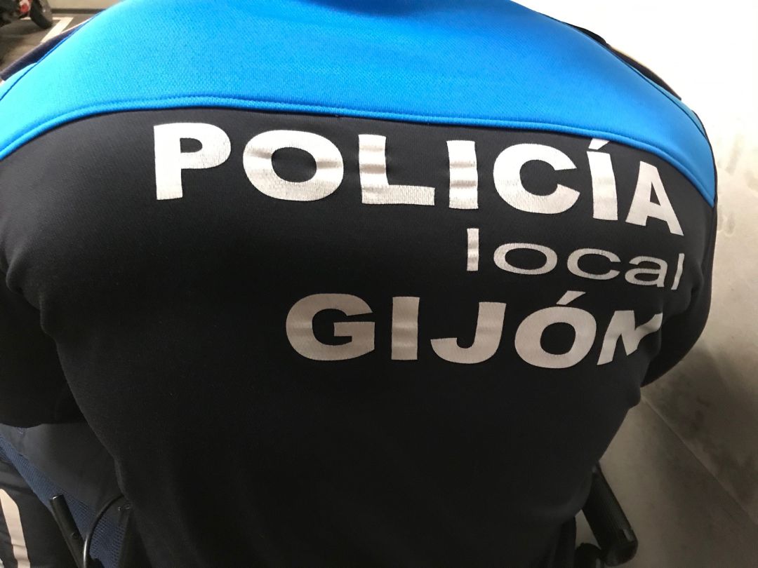 Uniforme de la Policía Local de Gijón. Uniforme de la Policía Local de Gijón.