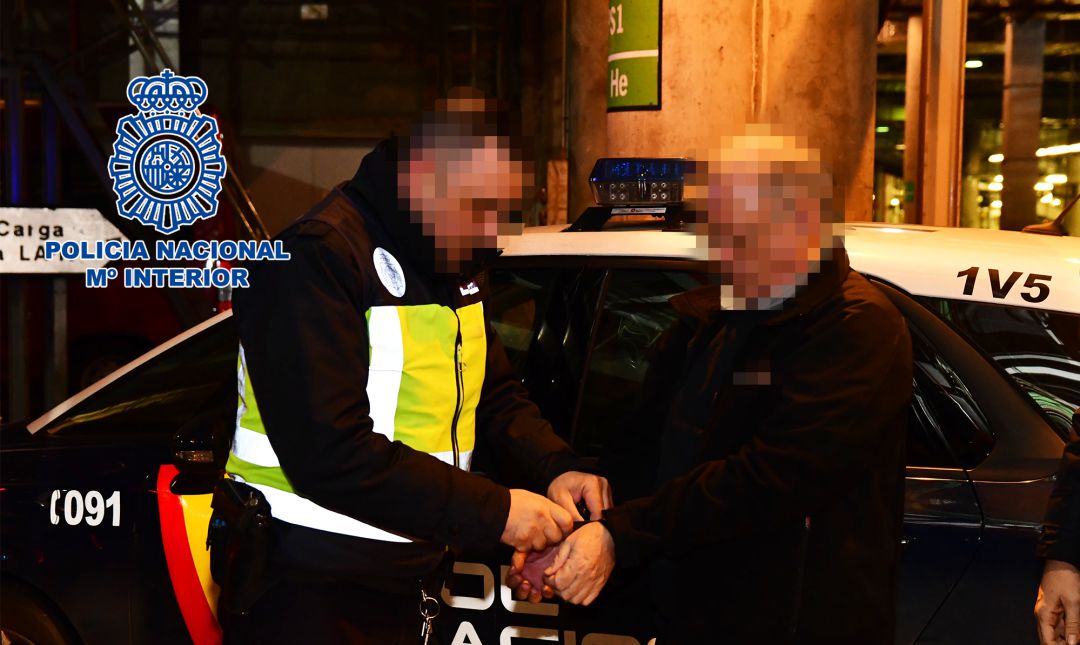 La Policía Nacional custodia a Carlos García Juliá en su traslado a prisión. La Policía Nacional custodia a Carlos García Juliá en su traslado a prisión.