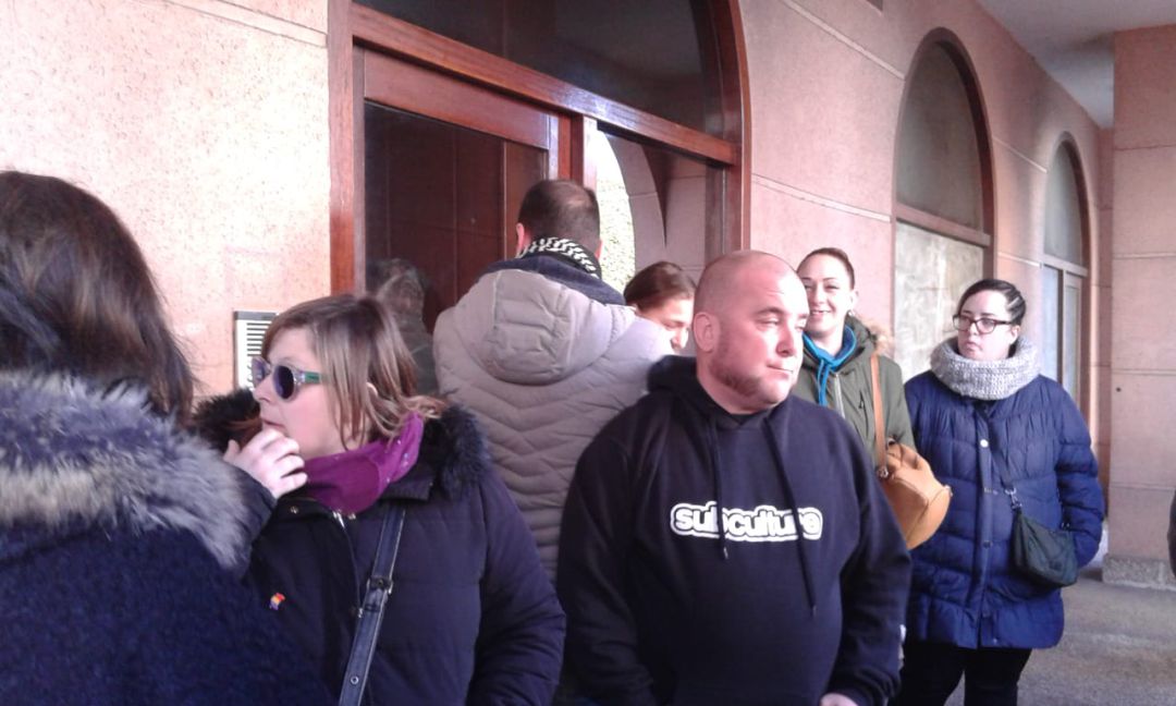 Representantes de la Plataforma Stop Desahucio Representantes de la Plataforma Stop Desahucio
