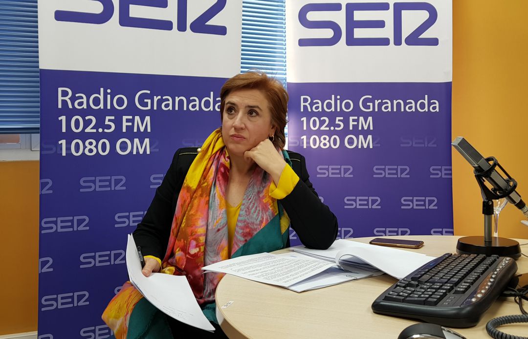 La senadora del PSOE por Granada, Sandra García, en los estudios de Radio Granada cuando era delegada del Gobierno de la Junta de Andalucía en la provincia de Granada La senadora del PSOE por Granada, Sandra García, en los estudios de Radio Granada cuando era delegada del Gobierno de la Junta de Andalucía en la provincia de Granada