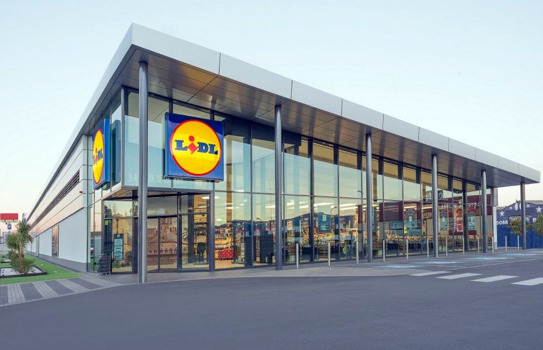 Establecimiento de supermercados Lidl. Establecimiento de supermercados Lidl.