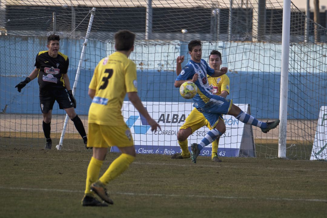 Adeva sigue al frente de la tabla de goleadores en las filas blanquiazules con 10 goles. Adeva sigue al frente de la tabla de goleadores en las filas blanquiazules con 10 goles.