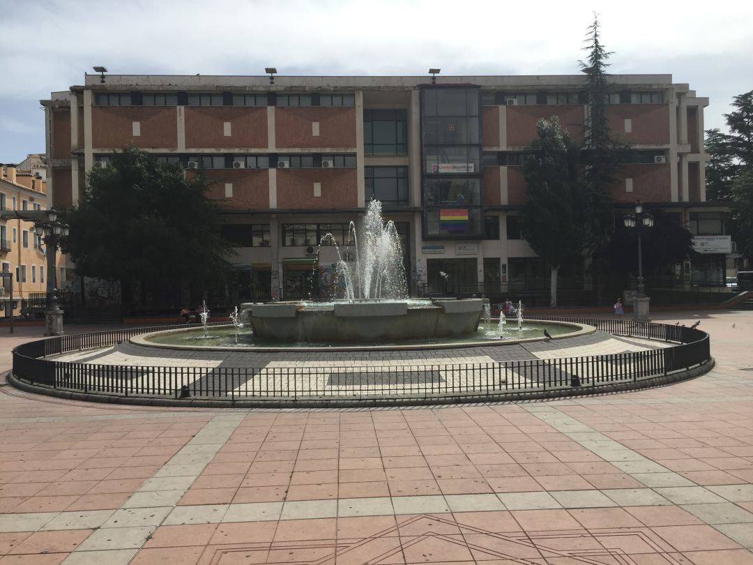 Estado actual de la Plaza de España con el edificio del Mercado municipal Estado actual de la Plaza de España con el edificio del Mercado municipal