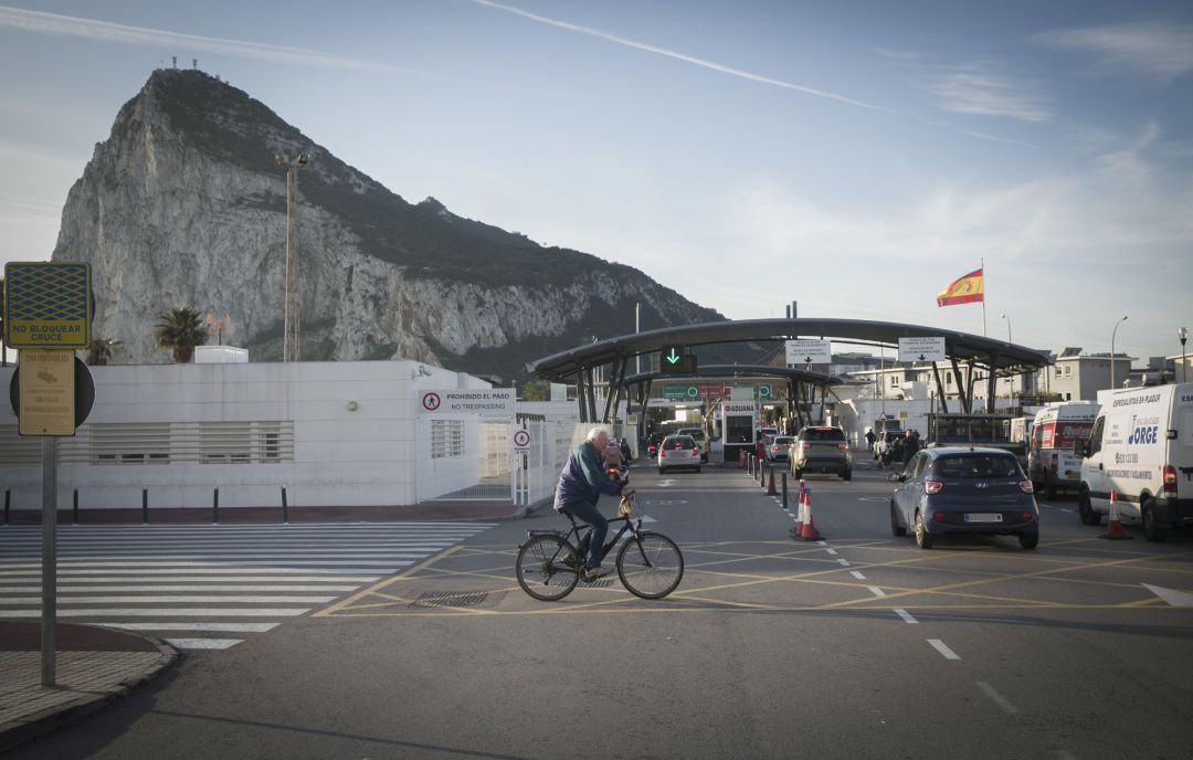 Paso terrestre en la frontera de Gibraltar. Paso terrestre en la frontera de Gibraltar.