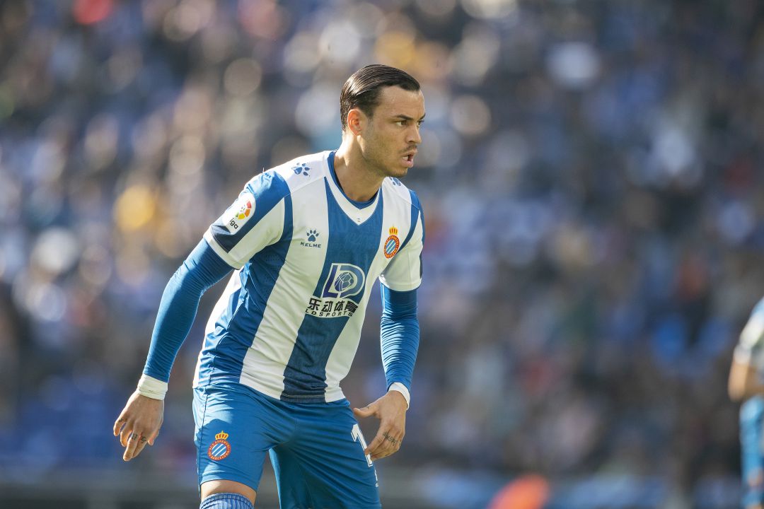 Raúl de Tomás durante el encuentro ante el Mallorca Raúl de Tomás durante el encuentro ante el Mallorca