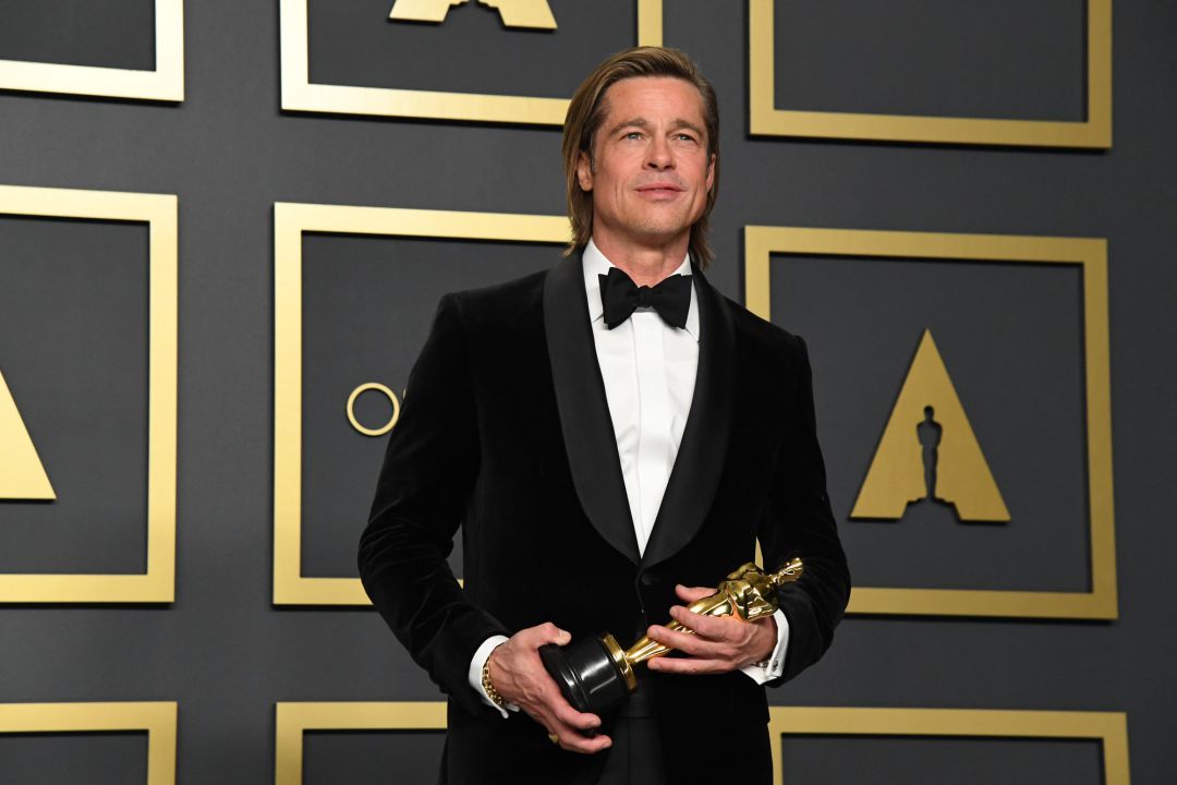 Brad Pitt tras ganar el Óscar a Mejor Actor de Reparto Brad Pitt tras ganar el Óscar a Mejor Actor de Reparto