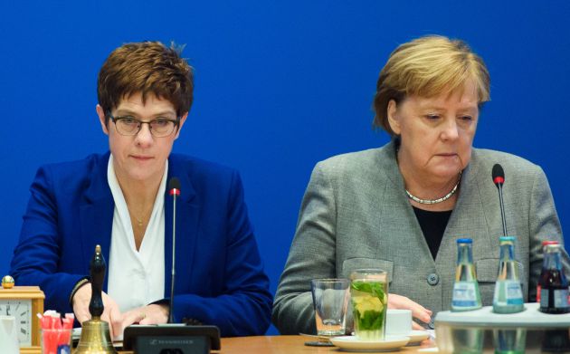 Annegret Kramp-Karrenbauer y Angela Merkel el pasado 10 de febrero en la sede del CDU. Annegret Kramp-Karrenbauer y Angela Merkel el pasado 10 de febrero en la sede del CDU.