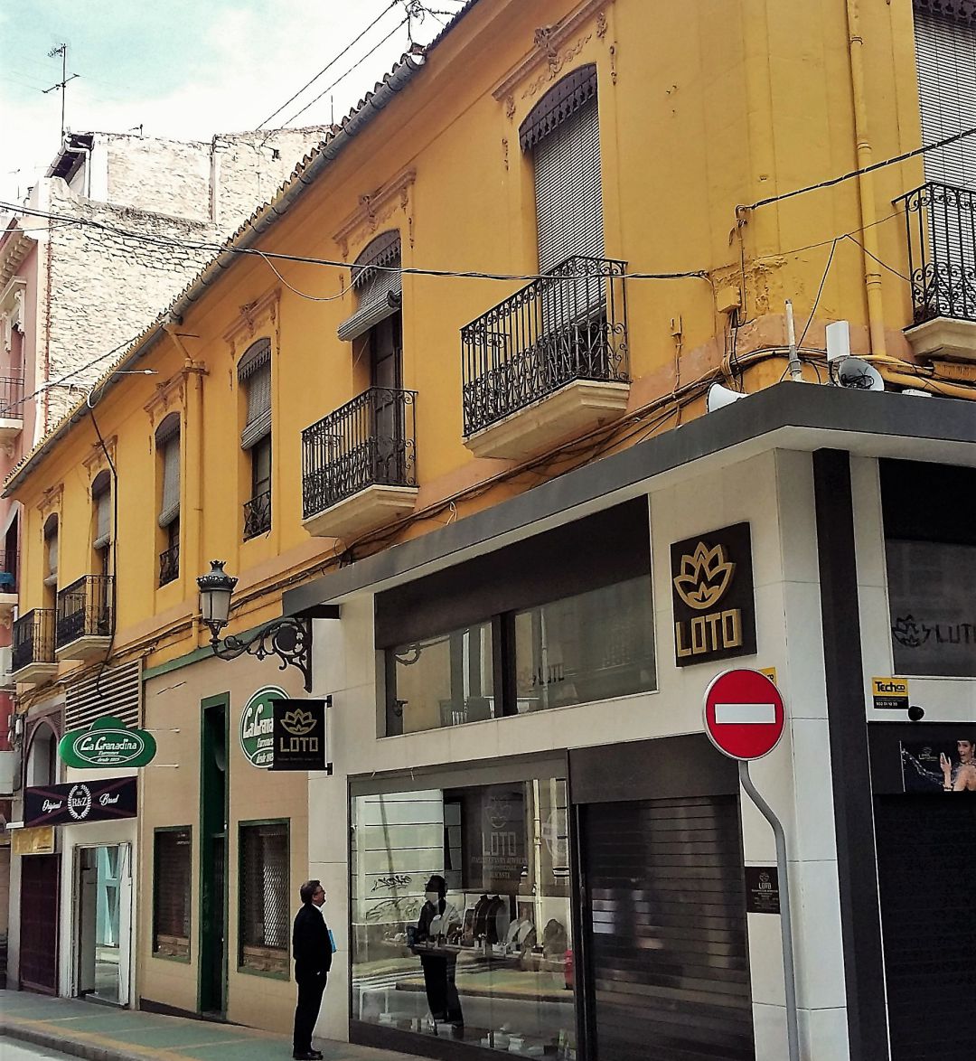 Inmueble de la calle Castaños donde se ha pedido licencia para 22 apartamentos turísticos Inmueble de la calle Castaños donde se ha pedido licencia para 22 apartamentos turísticos